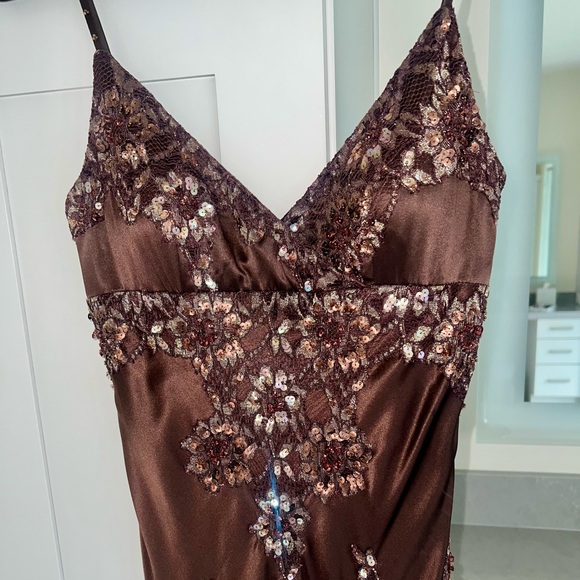 Sue Wong Chocolate Brown embroidered  & beaded gown-LIKE NEW - Picture 3 of 8